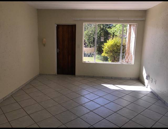 2 BEDROOM TOWNHOUSE RENTED IN GLEN MARAIS
